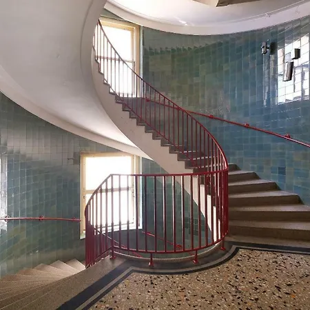 Lawyers Loft In Heritage Skyscraper Lublaň
