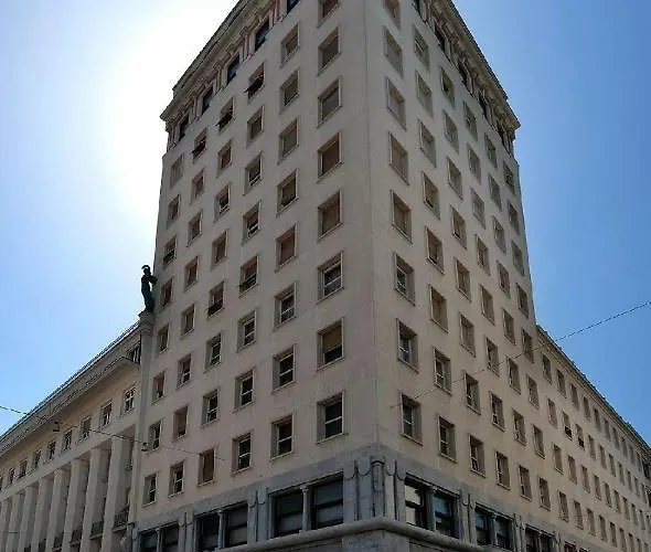 Lawyers Loft In Heritage Skyscraper リュブリャナ