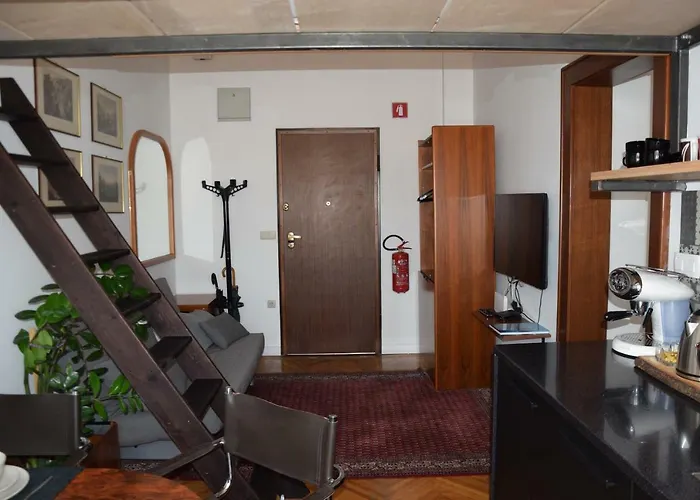 Lawyers Loft In Heritage Skyscraper